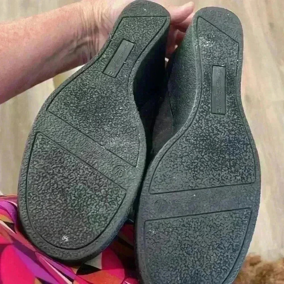 American Eagle, wedge suede like Black/faux fur/pom-poms wear up or down size9.5 - Picture 8 of 8